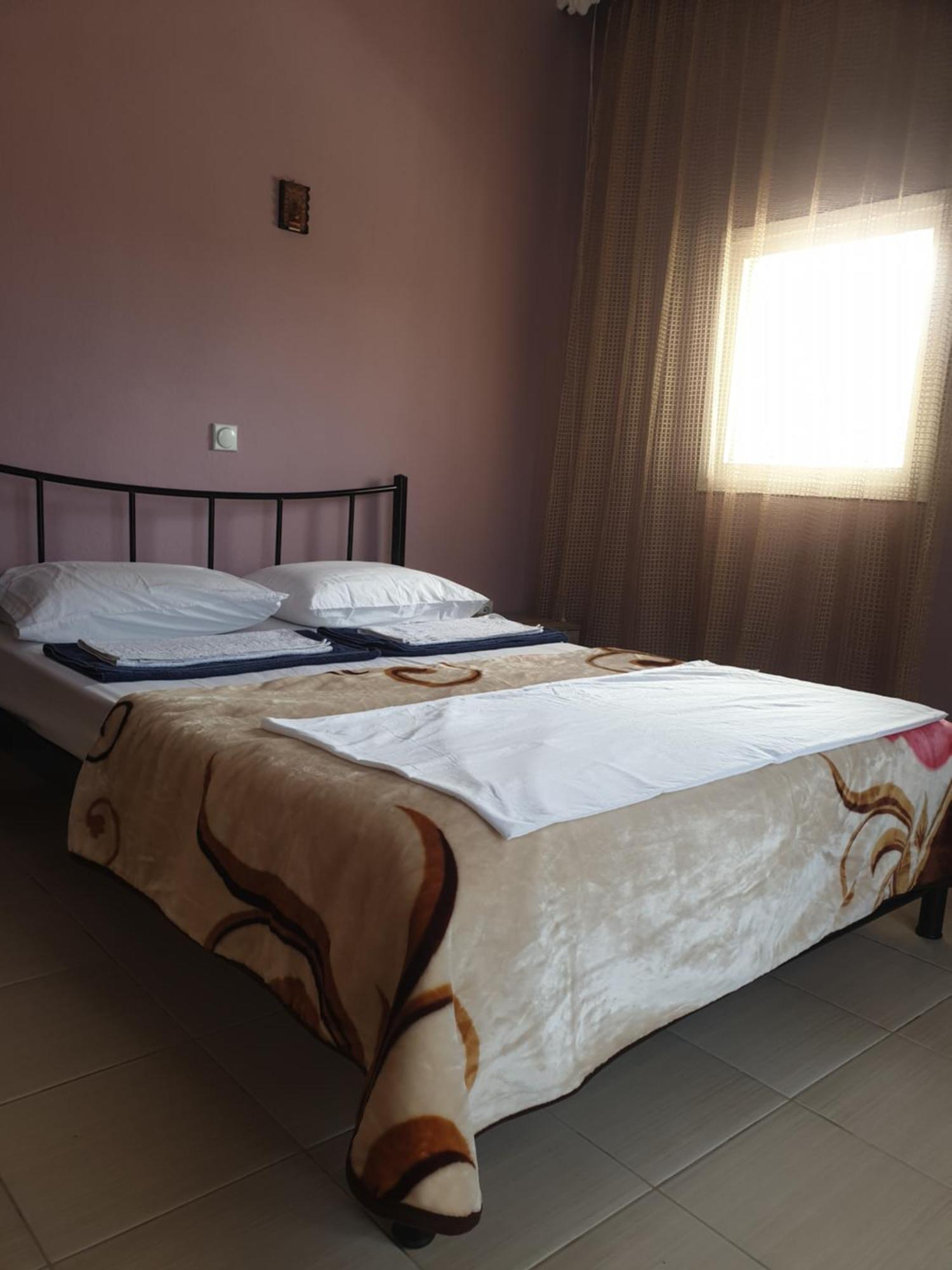 Plaza Apartments Nea Vrasna Ngoại thất bức ảnh